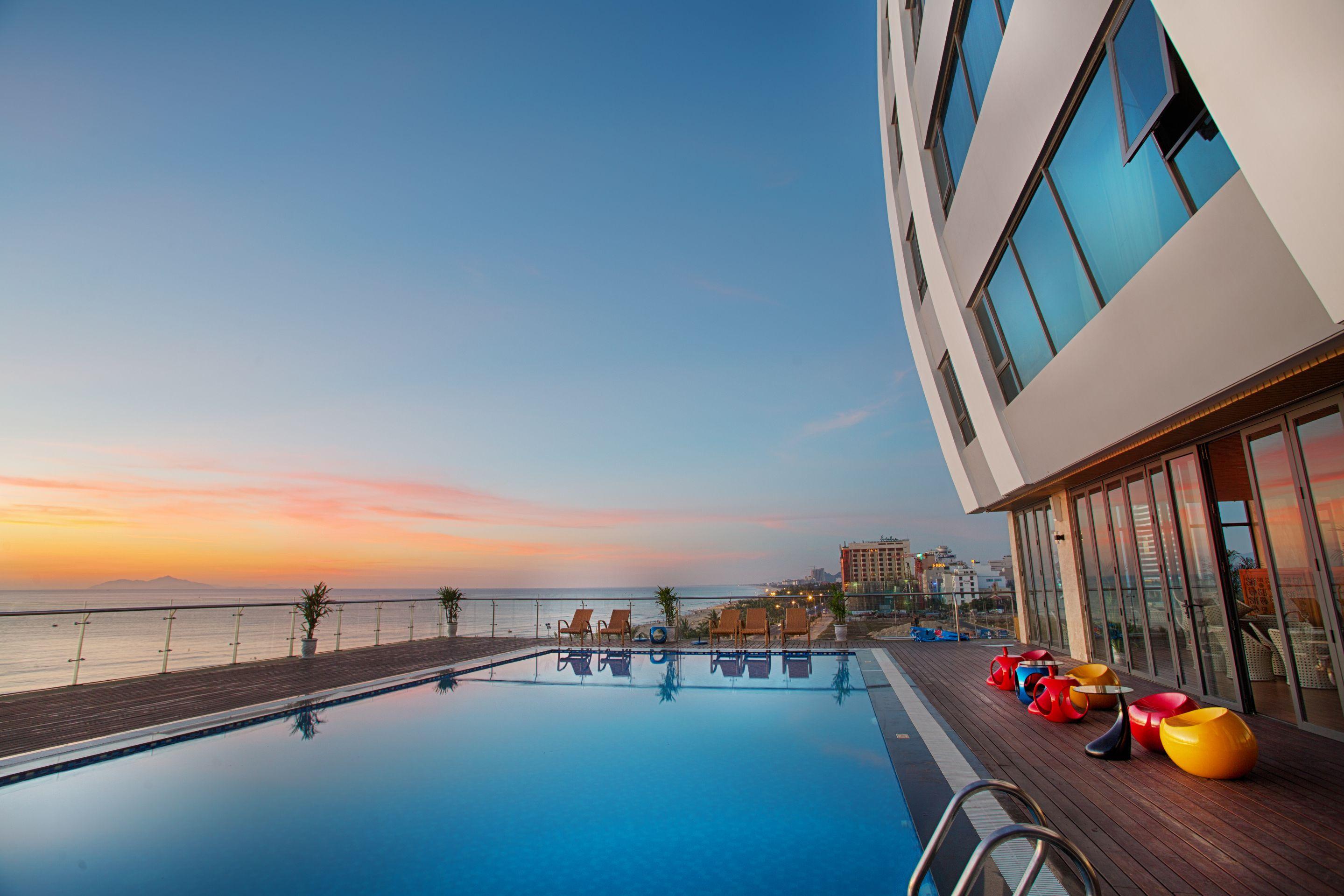 Serene Beach Hotel Danang Exterior photo