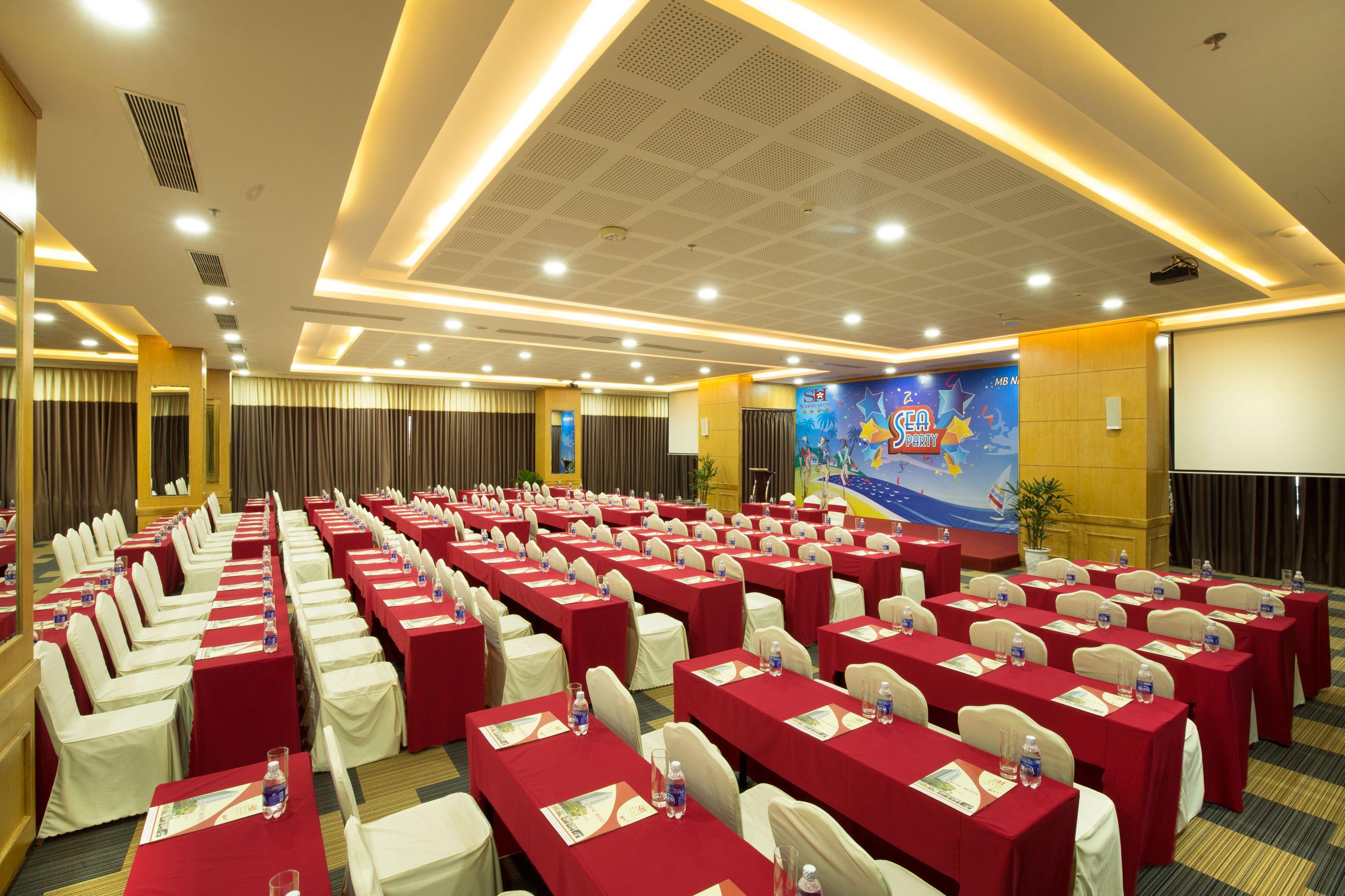 Serene Beach Hotel Danang Exterior photo