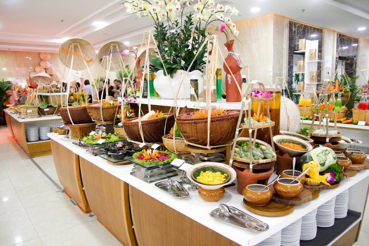Serene Beach Hotel Danang Exterior photo